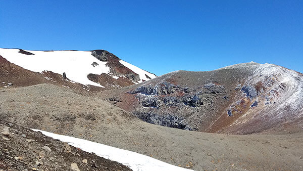 火口縁より山頂